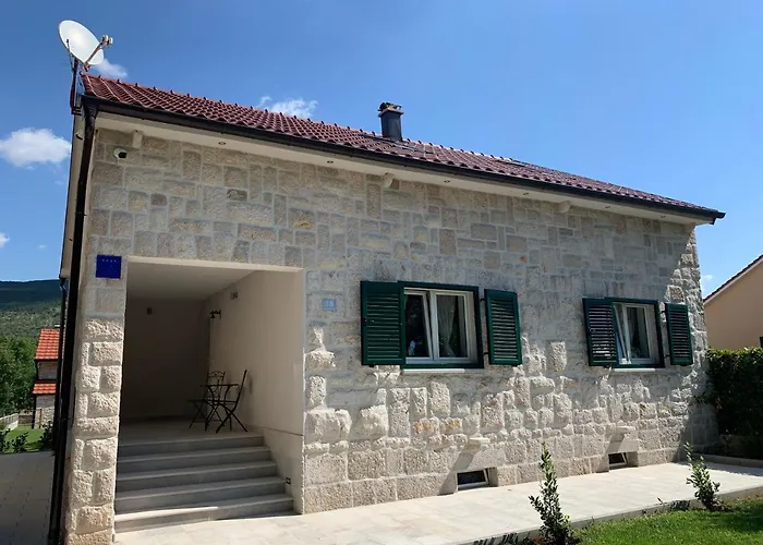 Kameni Dvori