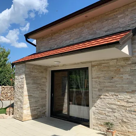 Kameni Dvori Villa Donji Proložac