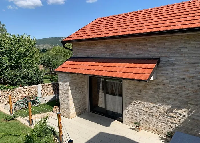 Kameni Dvori Villa Donji Proložac